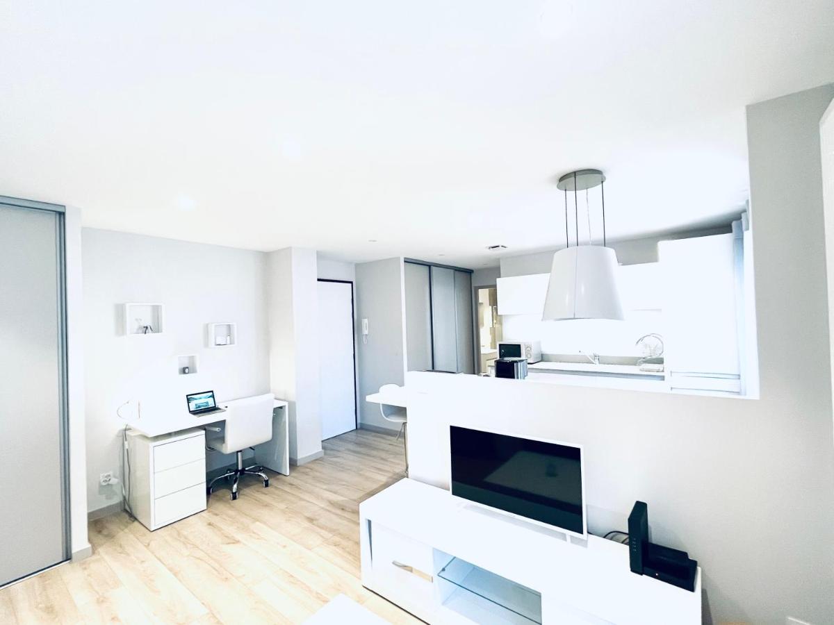 Le White Cosy A 5 Minutes Du Lac Avec Parking Privatif Gratuit Аннесі Екстер'єр фото